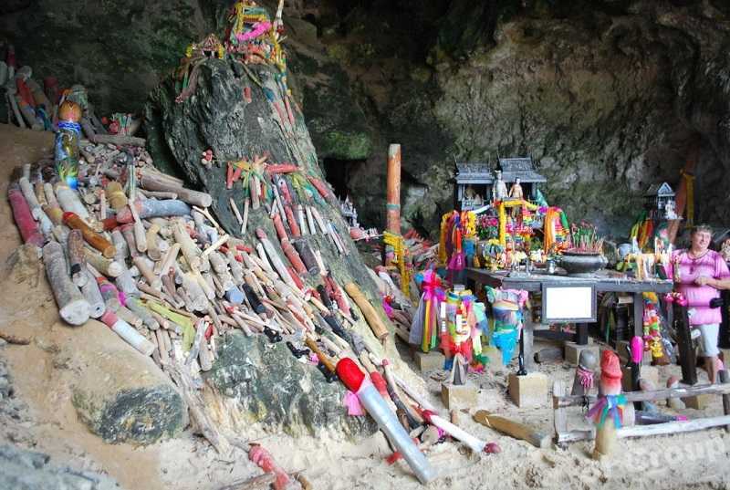 Пляж Прананг на Краби Священная Пещера плодородия