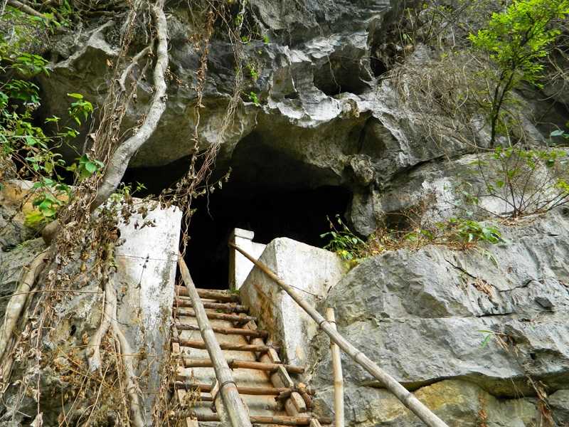 Остров Катба пещеры