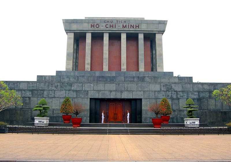мавзолей Хо Ши Мина