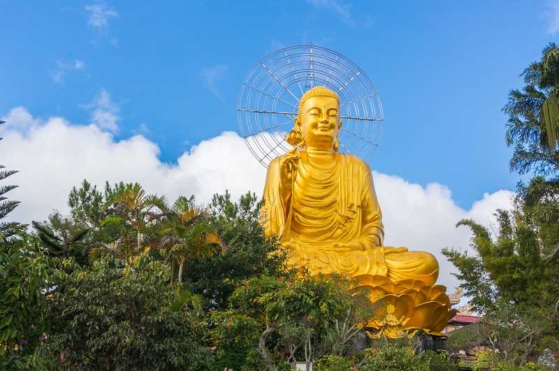 статуя Будды Шакьямуни, достопримечательности Далата